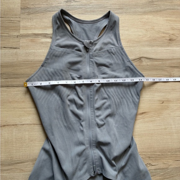 Lululemon Running One Piece Women's Gray Sleeveless Zip-Front Jumpsuit Romper - Picture 4 of 13